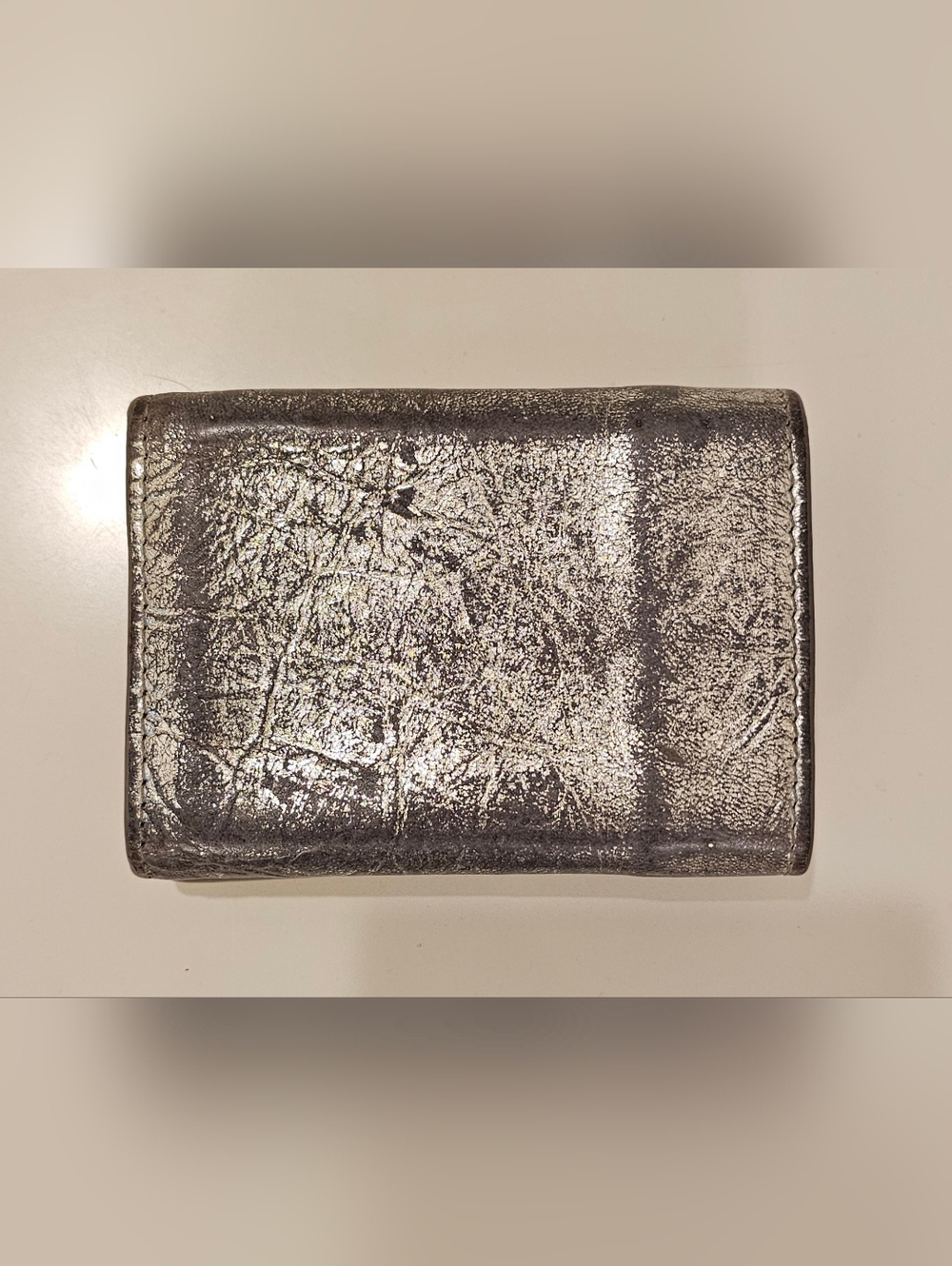 BALENCIAGA Silver Crinkle Trifold Compact Wallet - Picture 2 of 11